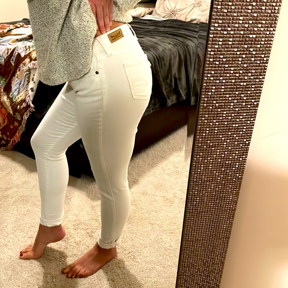 White Levi 711 Skinny Jeans💎